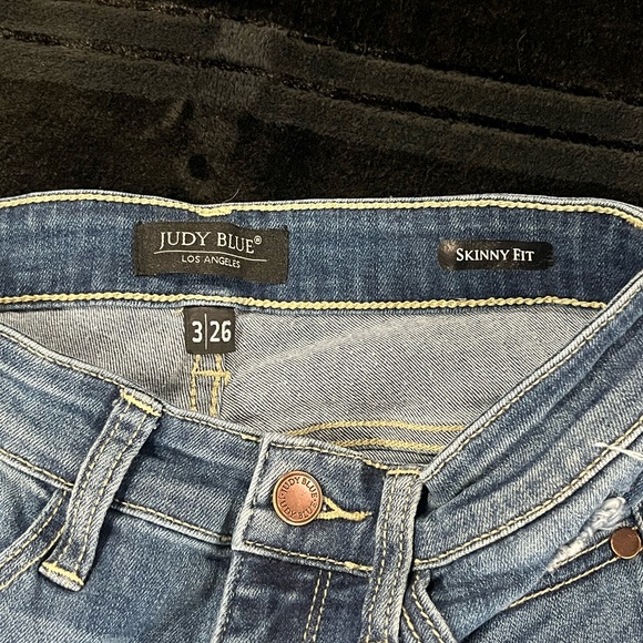 Judy Blue - Picture 3 of 7